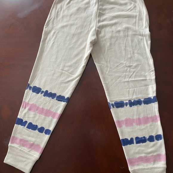 Jessica Simpson joggers - Picture 2 of 9